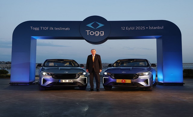 Cumhurbaşkanı Erdoğan’a Togg’un Yeni Modeli T10F Hediye Edildi