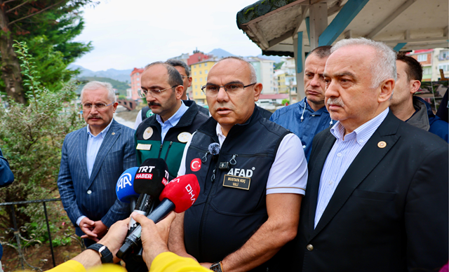 Giresun Valisi Koç, Sel ve Taşkınlardan Etkilenen Keşap'ta İncelemelerde Bulundu