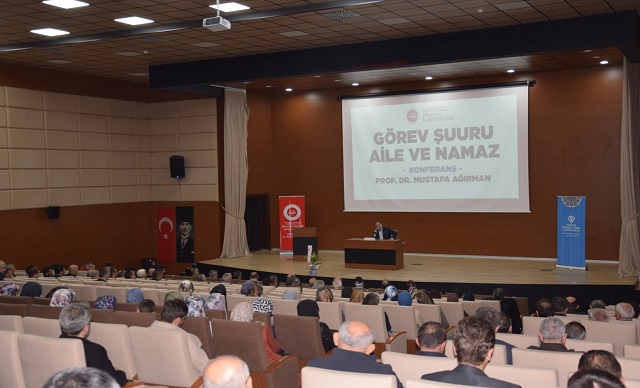 Giresun’da ''Görev Şuuru Aile ve Namaz'' Konferansı