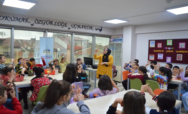 ÖĞRENCİLERİN GÖZDESİ BİLGİ EVLERİ 