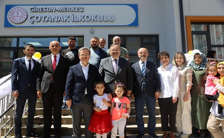 Öğrencilerin Karne Sevinci