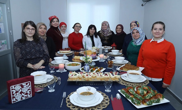 YENİ AŞÇILAR YETİŞTİRİYOR